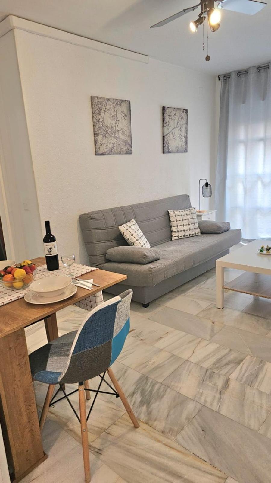 Ideal Holiday Apartment One Bedroom City Center Málaga Exteriör bild