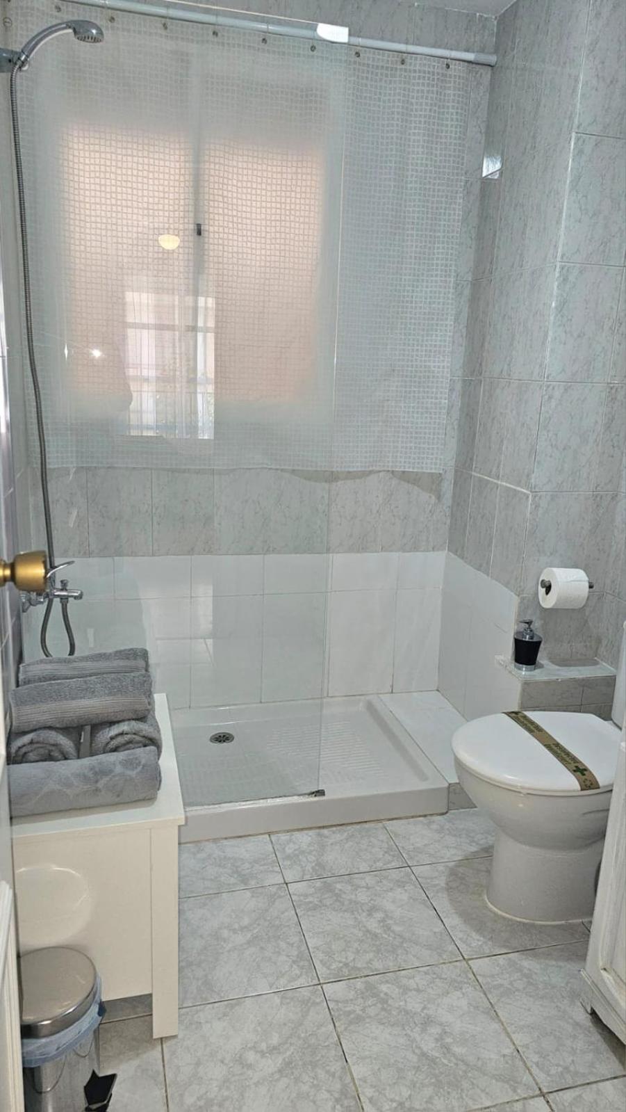 Ideal Holiday Apartment One Bedroom City Center Málaga Exteriör bild