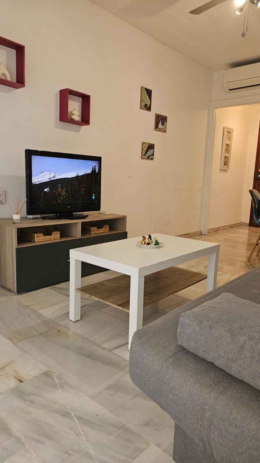 Ideal Holiday Apartment One Bedroom City Center Málaga Exteriör bild
