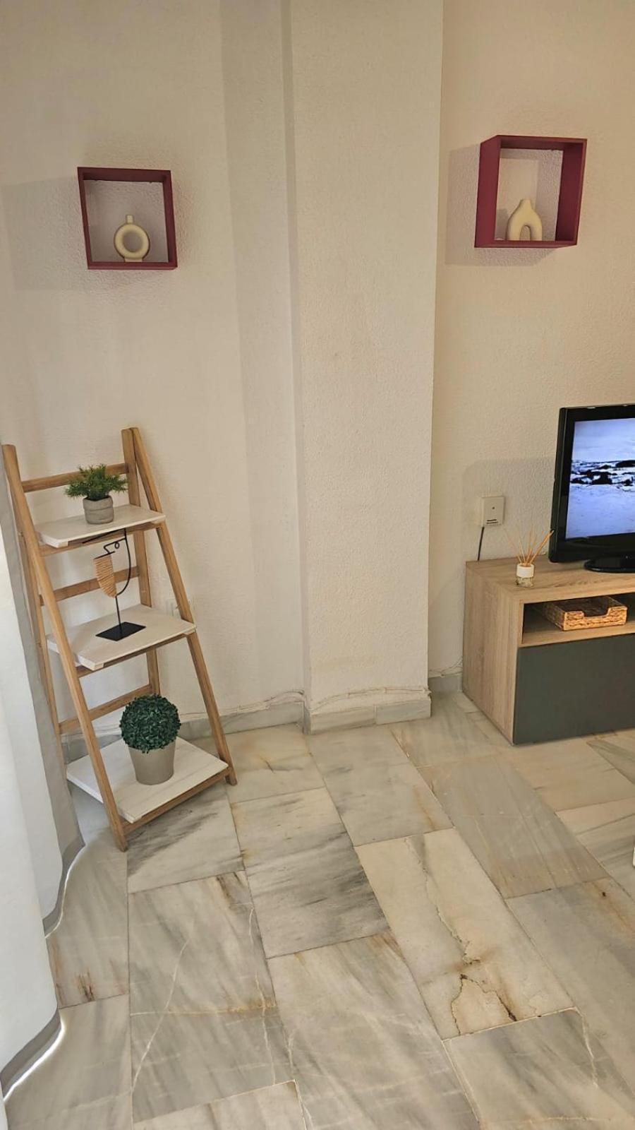 Ideal Holiday Apartment One Bedroom City Center Málaga Exteriör bild
