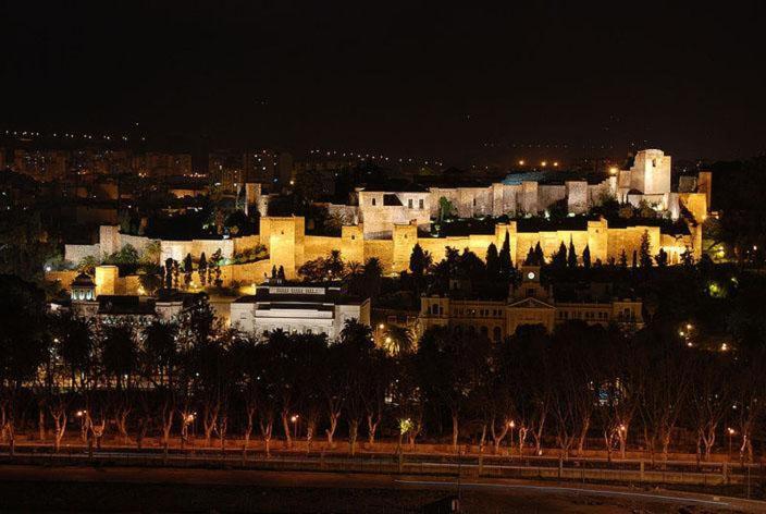 Ideal Holiday Apartment One Bedroom City Center Málaga Exteriör bild
